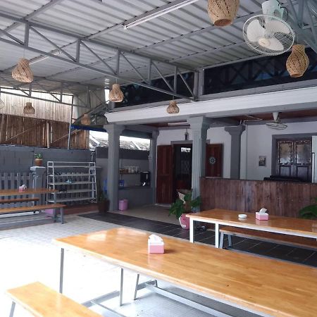 Funny Backpacker Hostel 루앙프라방 외부 사진