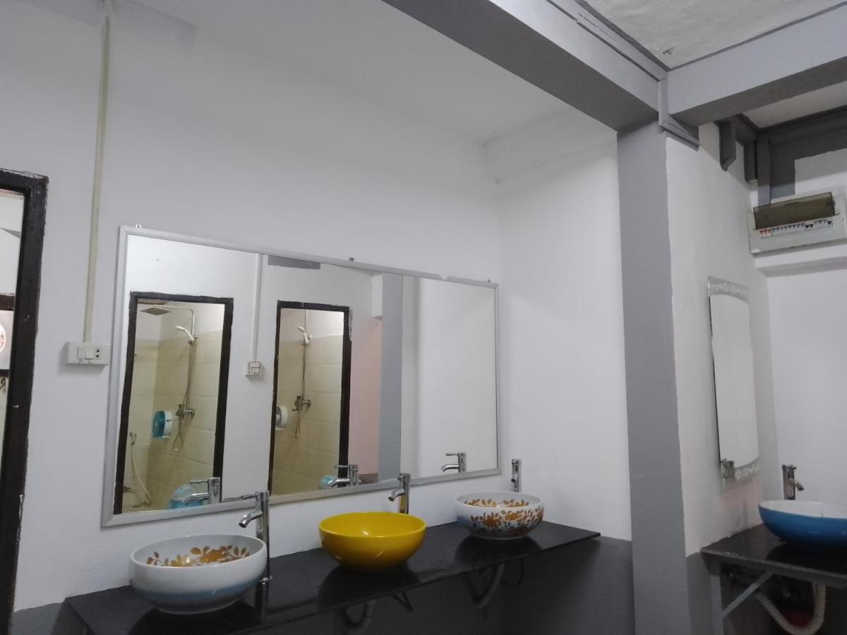 Funny Backpacker Hostel 루앙프라방 외부 사진