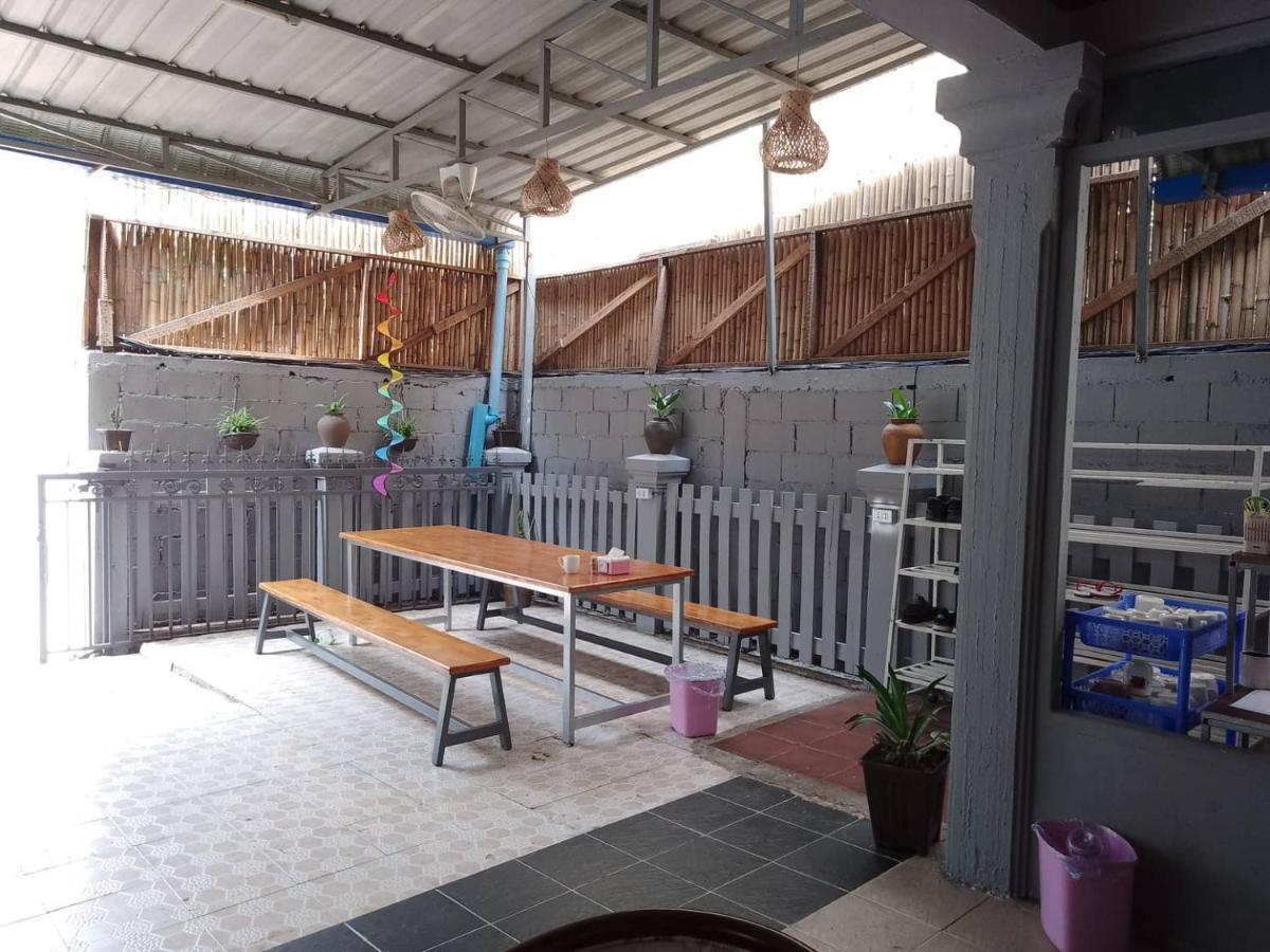 Funny Backpacker Hostel 루앙프라방 외부 사진