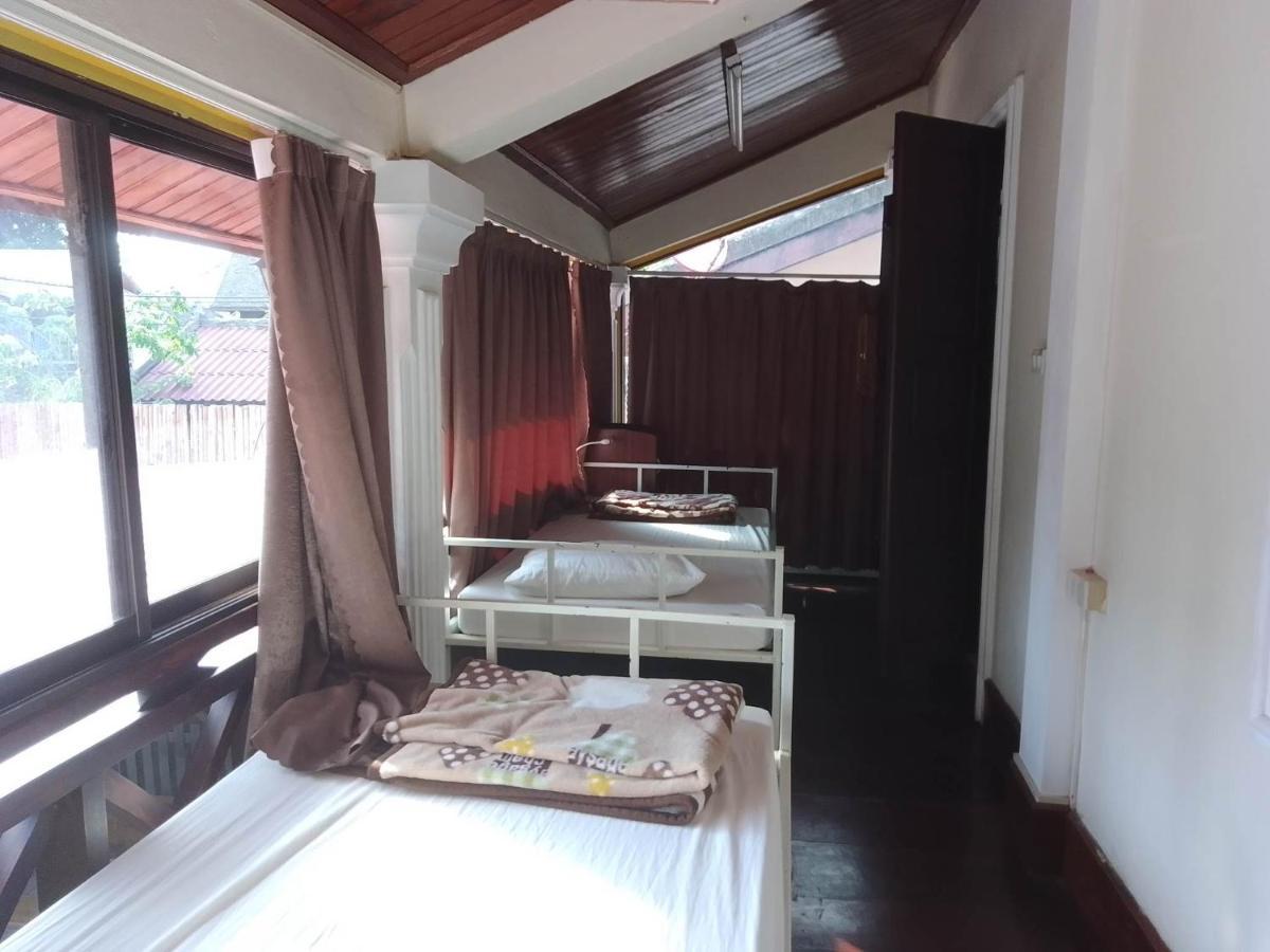 Funny Backpacker Hostel 루앙프라방 외부 사진